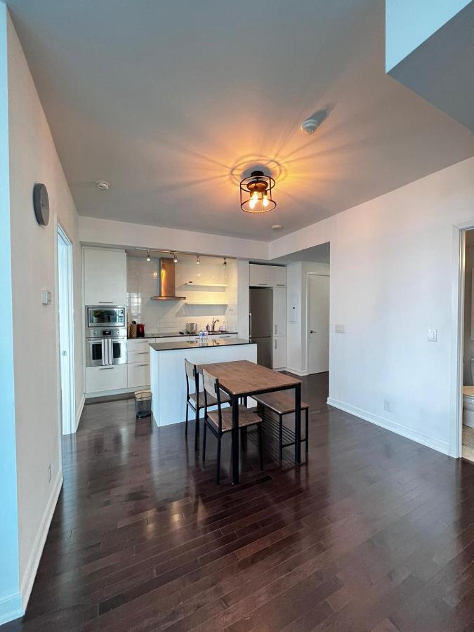 Modern, Spacious And Sleek Condo Toronto Exteriör bild